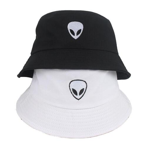 2-Bobs-alien-blanc-et-noir-empilés-présenté-sur-fond-blanc-2