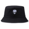 Bob-alien-noir-présenté-sur-fond-blanc