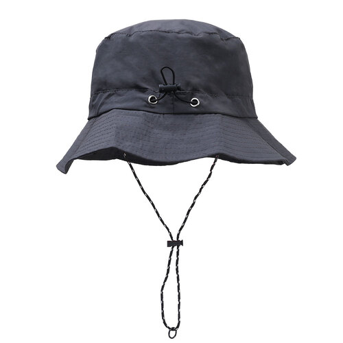 Bob-imperméable-gris-présenté-sur-un-fond-blanc