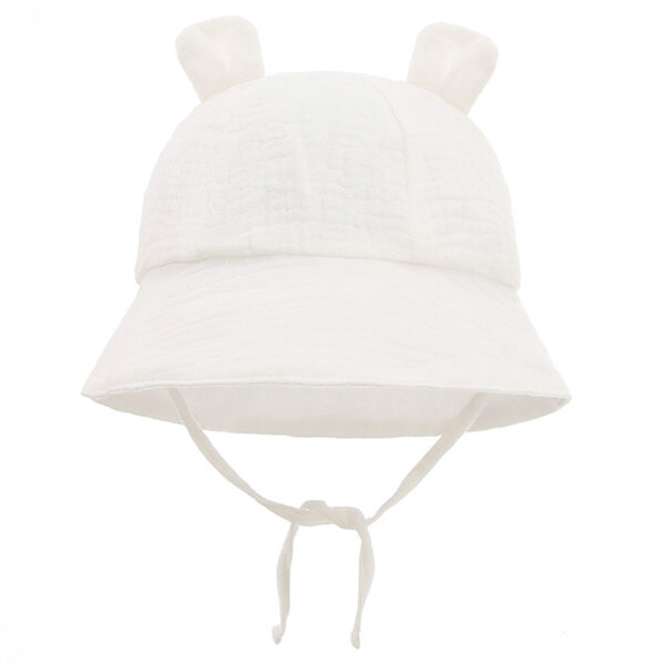 Bob-pour-bébé-de-couleur-blanc-présenté-sur-fond-blanc