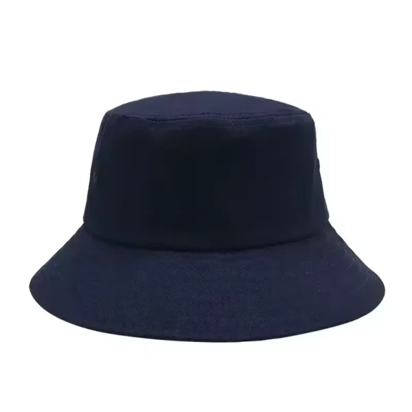 Bob chapeau pour grosses têtes couleur bleu marine sur un fond blanc