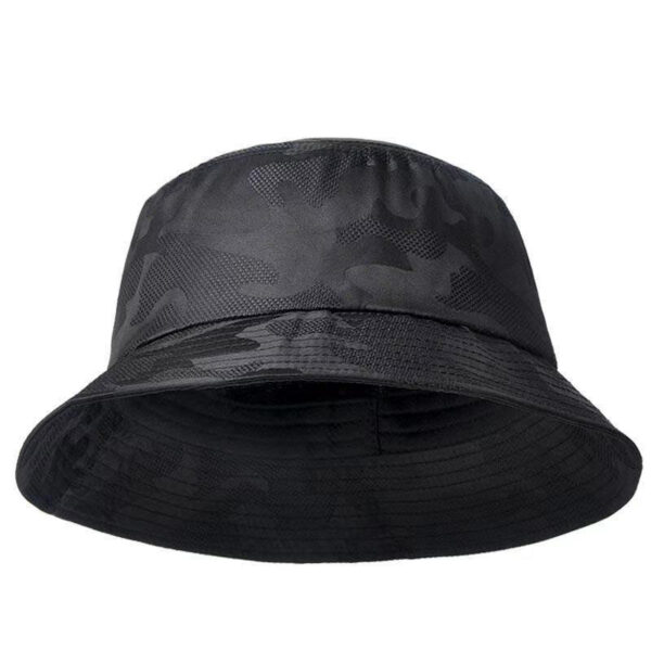 Bob-noir-militaire-sur-fond-blanc