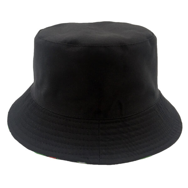 Bob-noir-motif-grenouille-imprimé-face-intérieure-sur-fond-blanc