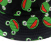 Bob-noir-motif-grenouille-imprimé-zoom-sur-les-motifs-sur-fond-blanc