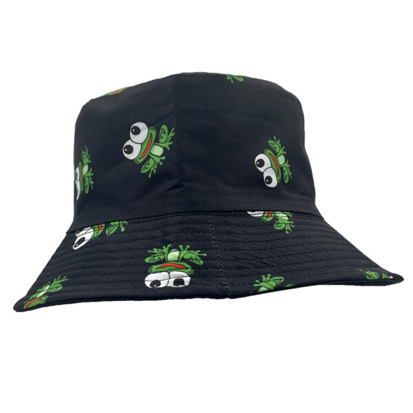 Bob-noir-motif-grenouille-imprimé-sur-fond-blanc
