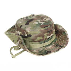 Chapeau-bob-camouflage-sur-fond-blanc