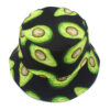 Bob-noir-avec-des-avocats-en-motifs-imprimés-vue-du-dessus-fond-blanc