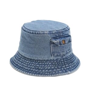 Bob-en-denim-couleur-bleu-clair-présenté-sur-fond-blanc
