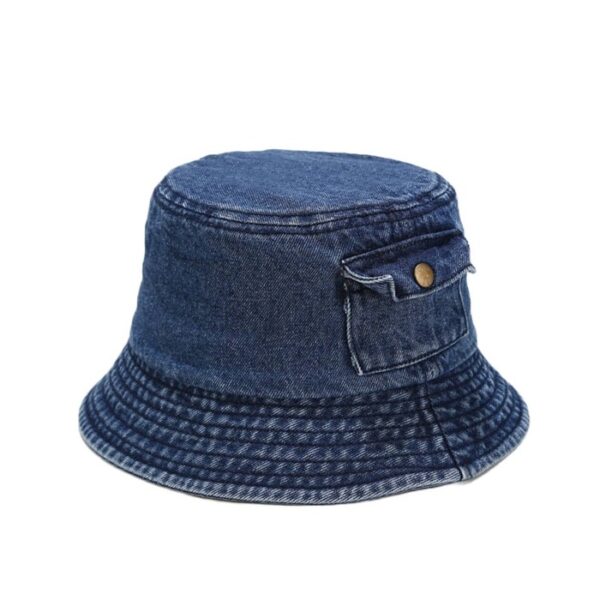 Bob-en-denim-couleur-bleu-marine-présenté-sur-fond-blanc
