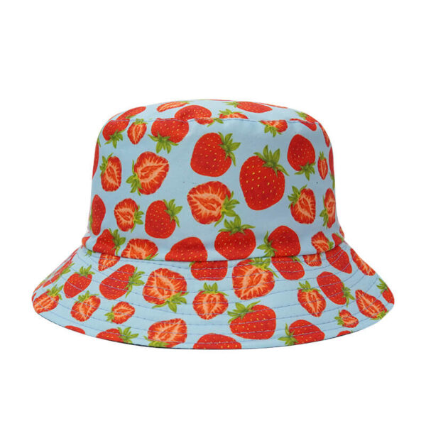 Bob-fraise-bleu-clair-sur-fond-blanc