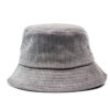 Bob-velours-couleur-gris-présenté-sur-fond-blanc
