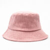 Bob-cotelé-en-velours-couleur-rose-présenté-sur-fond-blanc