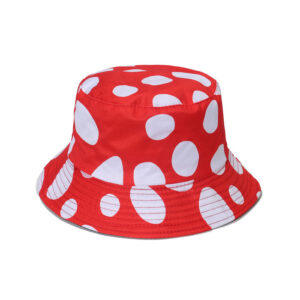 Bob-chapeau-rouge-et-tâches-blanches-style-champignon