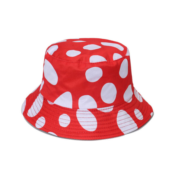 Bob-chapeau-rouge-et-tâches-blanches-style-champignon