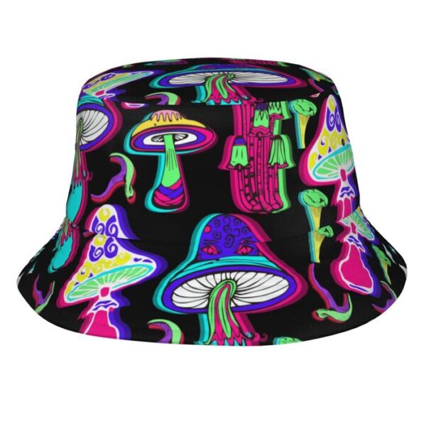 Bob-hallucinogene-avec-des-motifs-de-champignons-colorés-et-délirants