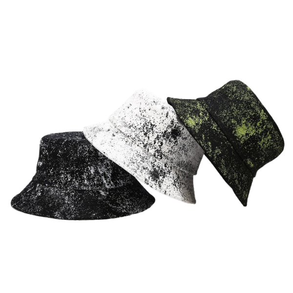 3-bobs-chapeaux-sont-empilés