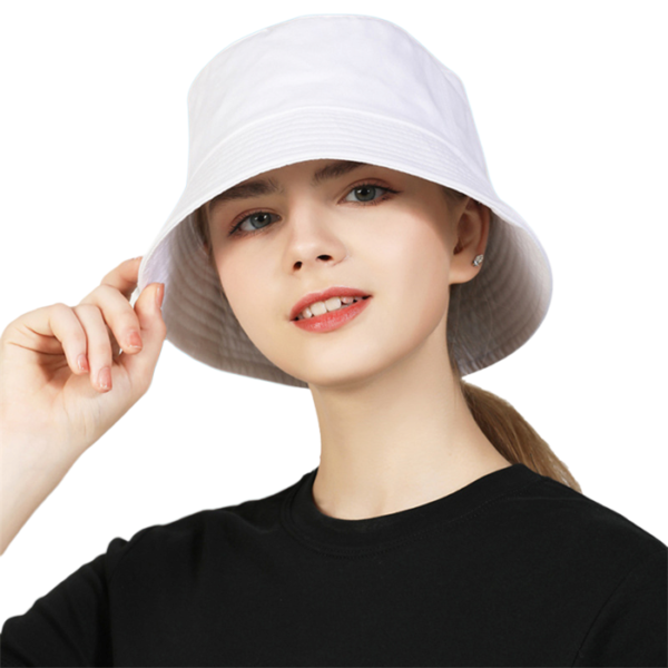 femme-porte-un-bob-chapeau