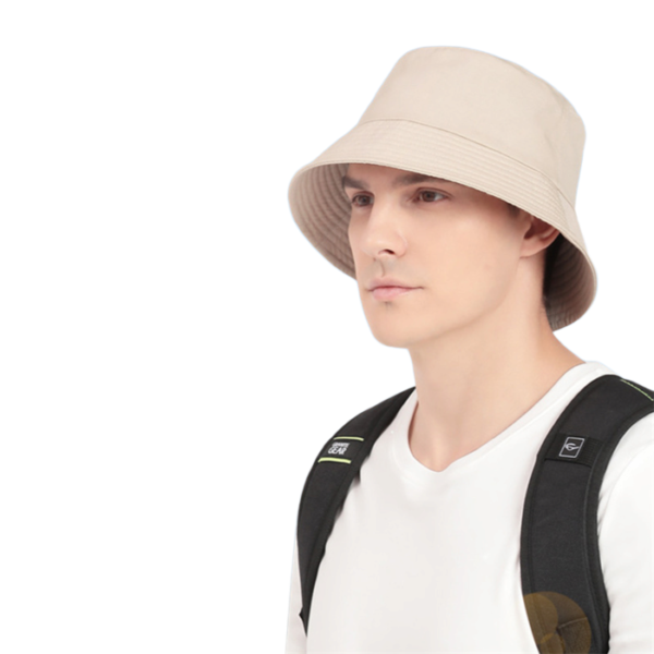Homme-porte-un-bob-chapeau