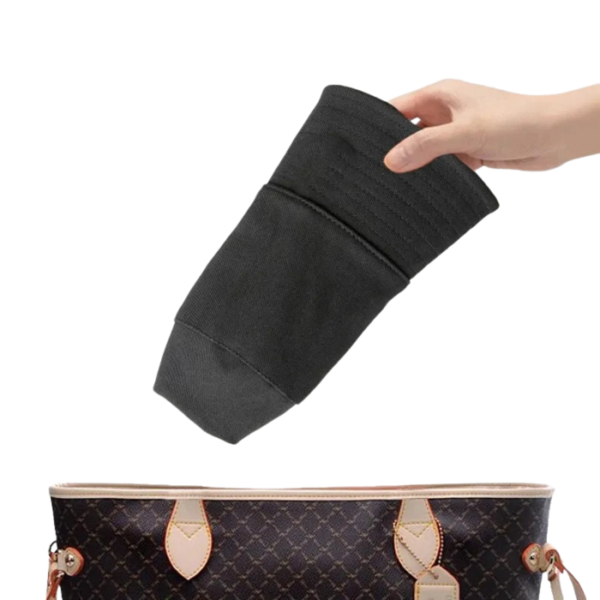 Le bob xl est est plié et se range dans un sac à main