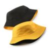 Le bob chapeau est plié à plat