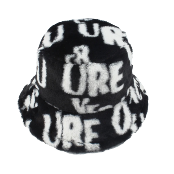 Bob chapeau en fourrure noir avec des lettres blanches