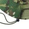 Gros plan sur les détails du chapeau bob militaire