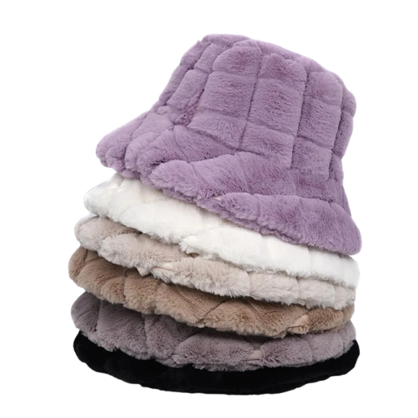 chapeau-bob-velours-epais-doux Plusieurs bobs chapeaux en velours sont empilés les unes sur les autres