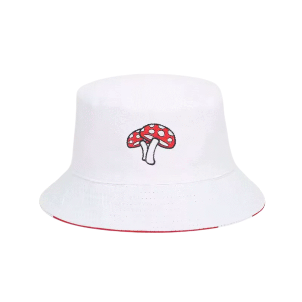 Un chapeau bob blanc avec un motif brodé de champignon
