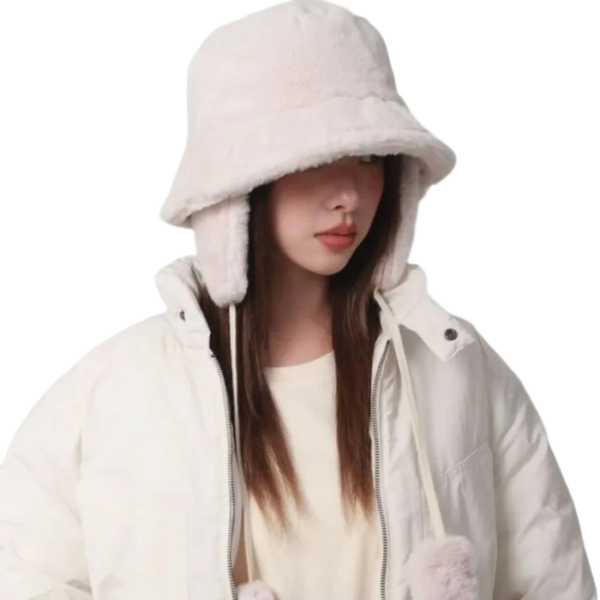 Femme porte le bob protection intégrale blanc