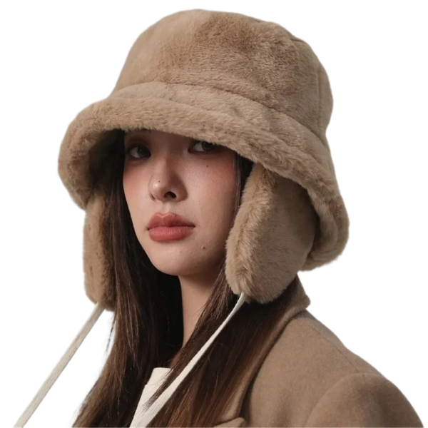 Femme porte un Bob en fourrure protection intégrale