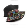Le bob chapeau festival est plié à plat