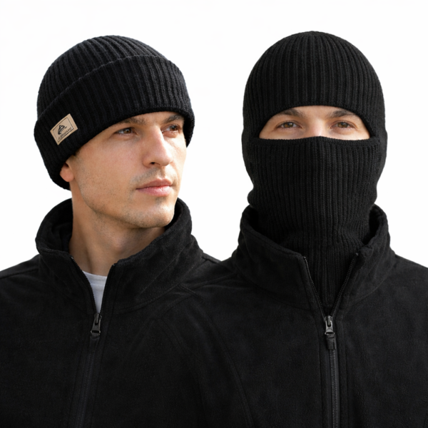 Un modèle porte un bonnet cagoule sur la tête tantot en mode bonnet simple tanto en mode bonnet totalement déplié comme une cagoule sur un fond clair