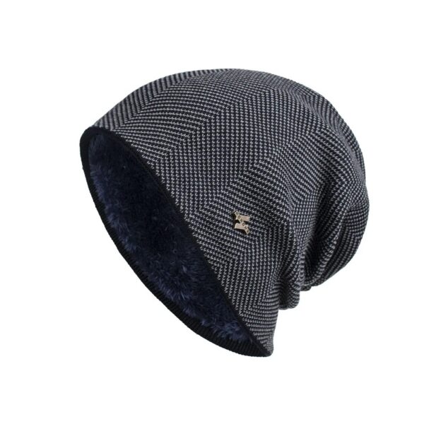 Un bonnet homme doublé polaire bleu est présenté sur fond blanc