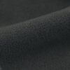 Zoom sur la matière polaire de qualité d'un bonnet noir