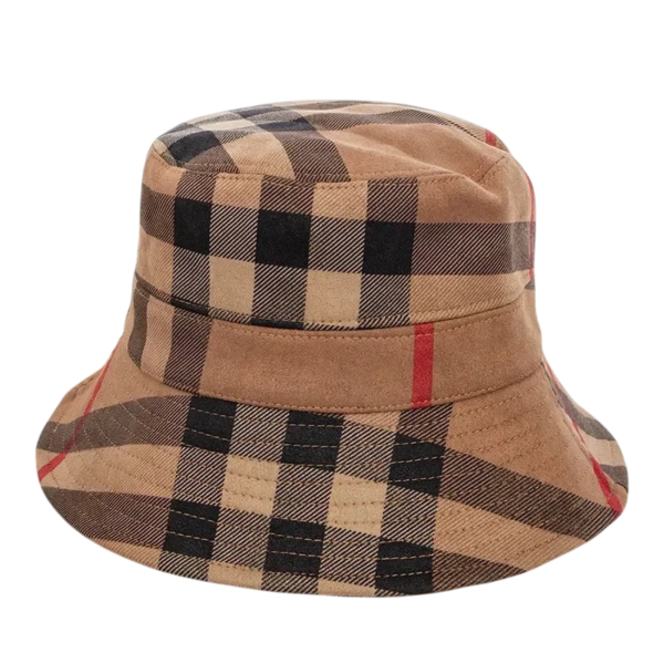 Un bob chapeau anglais de couleur marron est présenté sur un fond blanc