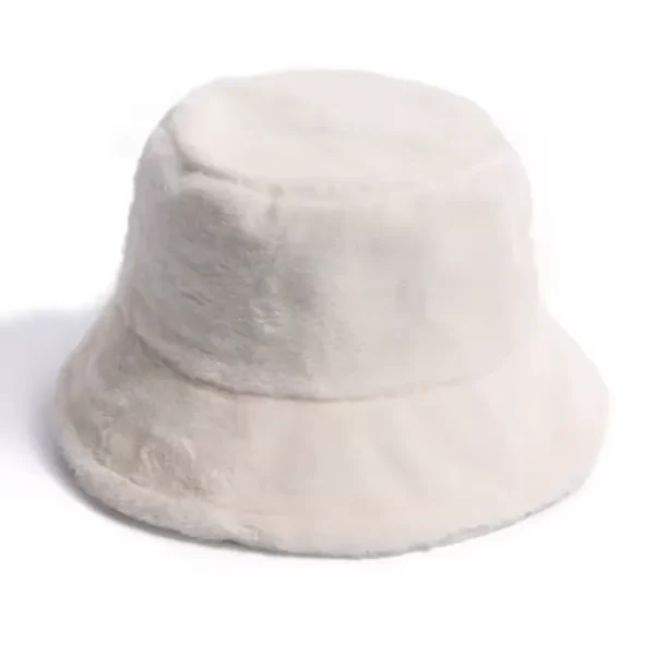 chapeau-fourrure-blanc-chaud-hiver-style Chapeau blanc en fourrure chaude pour l’hiver